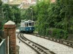 Tram Opicina.Begegnung mit einer aufwrts fahrenden Tram an der Kreuzungsstelle.Die Strassenbahn fhrt alle 20 min.Triest 05.06.08