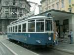 Die Linie 2 ist die einzige,1902 erffnete,briggebliebene Strassenbahnlinie in Triest.Einzigartig die Kombination von Adhsion und Standseilbetrieb.Hier Wagen 402(1935)an der Endhaltestelle Piazza