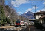 Ein  Walliser Domino  fährt als IR nach Brig in Preglia durch.
19. Februar 2016