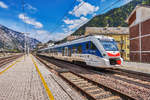 ETR 563 505-8 fährt als R 21007 (Tarvisio Boscoverde - Udine - Gorizia Centrale	- Trieste Centrale) aus dem Bahnhof Pontebba aus.