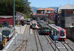 Rush Hour in Randazzo, dem Depotstandort der FCE (Circumetnea): von links der angekommen Triebwagen aus (Catania) - S.M.