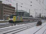 Die ES 64 F4-091 am 14.02.2010 mit einem Brenner EC bei der Durchfahrt am Heimeranplatz.