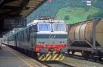 FS E.652 096 mit Regionalzug Brennero/Brenner - Bologna Centrale wartet auf die Abfahrt (Bahnhof Brennero/Brenner, 28.07.1999); digitalisiertes Dia.