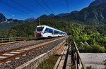 Nachschuss vom ETR 563 002-6  Città di Gorizia  beim überqueren der Val-Aupa-Brücke, oberhalb der Ortschaft Moggio.
Unterwegs war die Garnitur als R 21002 (Trieste Centrale - Cervig.-Aquil.-Grado - Udine - Tarvisio Boscoverde)
Aufgenommen am 14.8.2016.