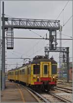 Der Ale 228 064 (Hersteller: BN, ACEC; Bauart: (A1)' (1A)' + (A1)' (1A)'  Baujahr: 1954) ex SNCB 54, verlässt Modena mit dem Ziel Sassuolo.