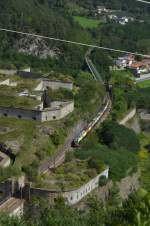 Italien Südtirolbahn ETR 170 als Regionalzug Fortezza/Franzensfeste nach San Candino/Innichen fährt durch die Franzensfeste 15.09.2014