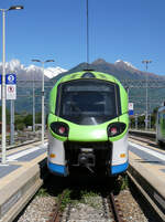 ETR 204 wartet auf Gleis 2 Tronco ('Stamm' = Kopfgleis) auf die Abfahrt nach Chiavenna.