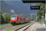 Der bimodulare FS Trenitalia BUM BTR 813 001 verlässt als Regionale RV VdA 2765 den Bahnhof von Verres mit dem Ziel Aosta. Der Zug kann mit Dieselmotoren oder elektrisch mit 3000 Volt Gleichstrom betrieben werden, verfügt für die Achsanordnung Bo' 2'2'2' Bo' und die UIC Bezeichnung (des Antriebsmodul) lautet 90 83 1813 004-8 I-TI. 

17. September 2023