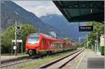 Erinnerungen an die FS Trenitalia BTR 813 (Flirt 3) im Aostatal: Der FS Trenitalia BTR 813 001 verlässt als nach einem kurzen Halt den Bahnhof von Verres als Regionale Veloce VdA 2725 in Richtung Aosta. 

17. Sept. 2023