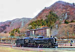 Die elegante C61 20 (Achsfolge 2C2) in Minakami, an der Hauptlinie Tokyo - Niigata. 24.März 2018  