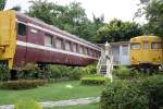 Im September 1996 erhielten die SRT 26 DMU's (5x KIRO 28, 9x KIHA 28 und 12x KIHA 58) von der JR West. 2 dieser Wagen dienen heute gegenüber des Bahnhof Hua Hin als öffentliche Bibliothek. Bild vom 03.Juni 2012.