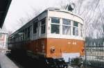 KIHA 04: Nr. 8 von der anderen Seite; dieser Wagen aus dem Jahre 1934 gelangte 1958 in den Raum Hamamatsu, dann rumpelte er auf längst verschwundenen Linien auf der Noto-Halbinsel umher. 1972 kam er zur Tsukuba-Bahn (40km ab Tsuchiura um den Berg Tsukuba herum), bis diese 1987 eingestellt wurde. Heute ist er im Eisenbahnmuseum von Ômiya (bei Tokyo) als KIHA 41307 erhalten. Bild: Im Sakura-Park der Stadt Tsukuba, 28.März 1990.(Leider sind die Drehgestelle nicht zu sehen) 