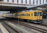 Elektrotriebzug F-08, JR West KuHa 104 (104-29), vierteiliger Triebzug, Bahnhof Kurashiki am 26. Oktober 2025.
