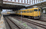 Elektrotriebzug A03 der Baureihe JR West 115 im Bahnhof Kurashiki am 26.
