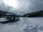 Akita Nairiku Bahn, Mittelteil: Wagen 8805 in Kami Hinokinai, 14.Februar 2013.