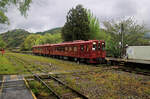 Die Heisei Chikuhô Bahn im Nordosten der Insel Kyûshû: Die beiden Triebwagen 401 und 402 sind als Touristik- und Speisewagen umgebaut, in denen in abenteuerlichster Möblierung die