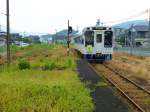 Matsuura-Bahn: Einfahrt des Wagens 603 in Saza, 26.Juli 2013. 