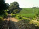 Wagen 3501 fhrt hier durch ausgedehnte Teeanbaugebiete, 27.September 2009, vor Ttmi Ichinomiya.