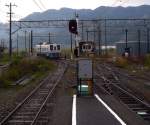 Die Echizen-Bahn: In Eiheijiguchi kommt Wagen 6105 entgegen, whrend (im Spiegel sichtbar) 6107 auf die Weiterfahrt wartet.