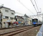 Seibu-Konzern, Serie 20000: Es gibt hiervon je 8 Achtwagen- und 8 Zehnwagenzüge, Baujahr 2000.