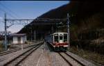 Yagan- und Aizu-Bahnen (Südabschnitt): Diese Bahnen werden hauptsächlich durch die 1985-1988 teils neuen, teils aus Umbau entstandenen 33 Zweiwagenzüge Serie 6050 im durchgehenden Verkehr bis und ab Tokyo (Asakusa-Bahnhof) befahren. 29 Züge gehören dem Tôbu-Konzern, 3 Züge der Yagan-Bahn und 1 Zug der Aizu-Bahn. Im Bild treffen zwei Zweiwagenzüge (vorn Zug 6162 des Tôbu-Konzerns) in Aizu-Kôgen ein, 26.April 1997. 