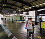 Tbu-Konzern, Daishi-Linie - eine der krzesten Bahnlinien Japans: Der Zweiwagenzug 8565+8665 in Daishi-mae, 13.Oktober 2011.