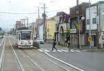 Die Strassenbahn von Hakodate (Japan, Süd-Hokkaidô): Wagen 2001 wurde zusammen mit 2002 in den Jahren 1993/94 gebaut; mit Kardanantrieb und Frequenzumrichter (VVVF).