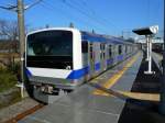 Serie 531: Ein Zug mit südseitigem Steuerwagen KUHA E530-6 wartet in Takahama, um den Intercity-Express vorbeizulassen. 26.November 2009. 