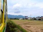 Serie 115 - die Bahn am heiligen Berg Yahikosan: Der Zug nähert sich dem Yahikosan.