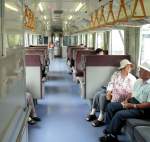 Ôfunato-Linie: Blick in den Triebwagen KIHA 100-42.