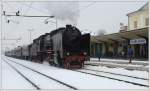 06-018 mit ihrem Sonderzug 16003 von Maribor (Marburg) nach Koper (italienisch Capodistria, deutsch Gafers), aufgenommen am 12.12.12 in Ljubljana (Laibach). An dieser Stelle mchte ich mich recht herzlich bei Rudi, Botjan und Tono bedanken, die dafr gesorgt haben, dass es auf unseren Fotostellen immer, auch bergab, eine schne Action gab.