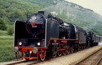 Die frisch hauptuntersuchte 06-018 leistet der 03-002 am 01.05.1989 Vorspann vor einem Sonderzug von Pula nach Divaca.