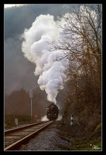 Im Schritttempo zog die 33-037 den Weihnachtszug von Metlinka nach Novo Mesto bergwärts. Semic 17.12.2016