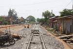 Teilweise neu verlegte Gleise, Blickrichtung Battambang, in der Sisophon Station am 24.März 2017.