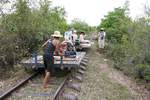 Zugkreuzung auf eingleisiger Strecke  Made by Bamboo Train . Bild (7/7) vom 23.März 2017.