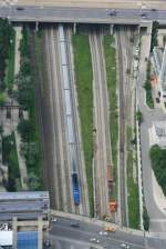 Ein Zug nhert sich der Union Station in Toronto.