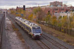 Union Pearson Express Triebwagen 1009 (Nippon Sharyo DMU) nach Toronto Union Station bei Bloor Station, am 19.11.2021.