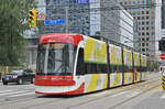 Flexity Tramzug der TTC 4432, auf der Linie 510 unterwegs in Toronto.