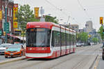 Flexity Tramzug der TTC 4434, auf der Linie 510 unterwegs in Toronto.
