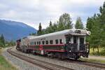 Nachschuss auf den Messzug mit 8887 bei der Ausfahrt in Jasper.