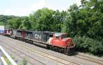 CN Gterzug mit 2 SD75I 5693 und 5645 aus Richtung Westen kommend am 1.8.2008 in Bayview Junction, bei Hamilton,ON.