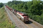 Gterzug mit CN (ehemals BC-Rail British Columbia Railway) C44-9W 4642 und CN SD75I 5755 auf dem Weg nach Osten am 15.8.2009 an der Bayview Junction bei Hamilton.