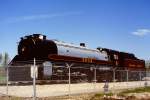 T1c 5934 (ex 5931) der Canadian Pacific ist in Calgary als Denkmal aufgestellt und mu durch einen Stacheldrahtzaun geschtzt werden. Die Aufnahme entstand am 26. Mai 1986.