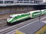 Lok der GO Transit am 19.08.2010 in der Nhe des CN Towers.