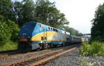 EPA-42a 906 der VIA Rail mit Schnellzug in Richtung Toronto am 28.7.2009 in Snake (Hamilton).