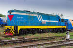 CKD BE-2023 Diesellok ist mit Rangierarbeiten von Wagen im Bahnhof Almaty 2 am 5 Juni 2026 besch�ftigt.