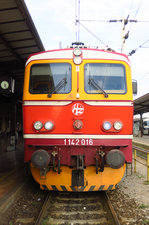 Schönes Front Foto am Bahnsteig von Zagreb.