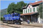 2044 007 bernimmt in Perković den Regionalzug 5503 nach Split. (02.07.2013)