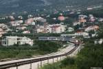 2044 008 mit Nachtzug D 825 am 16.07.2014 in Kastel Sucurac.