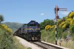 2062 114 und 2062 110 mit Güterzug 61101 Ogulin-Solin bei Kaštel Stari am 27-5-2015.